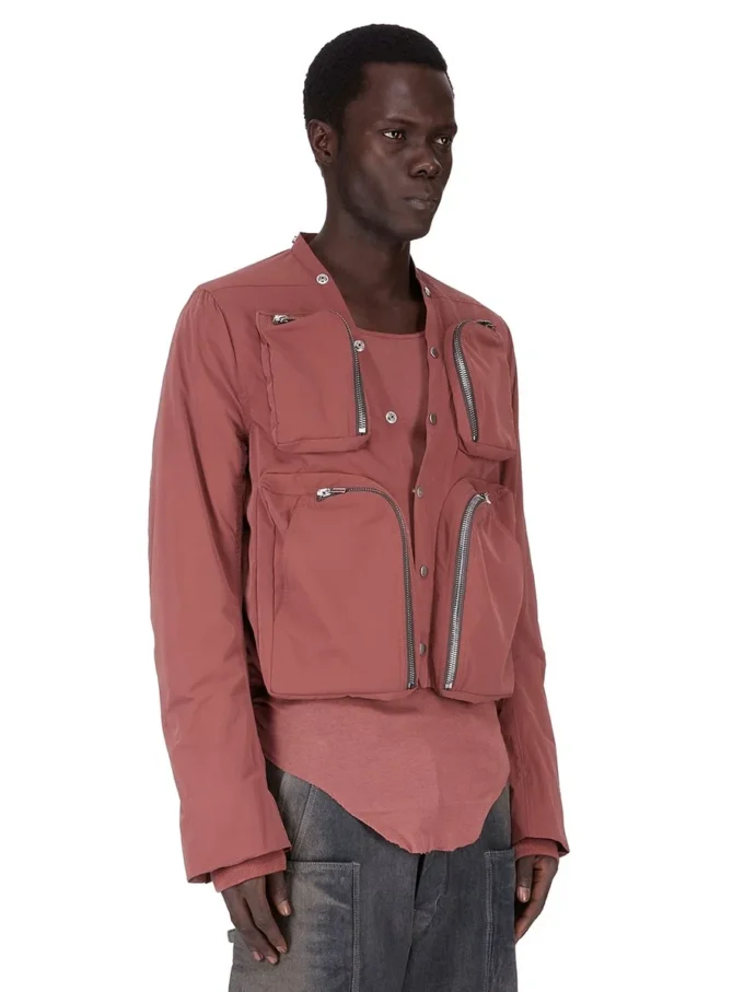 CHAQUETA CARGO CONCORDIANS FW25 DE RICK OWENS EN NYLON MATE COLOR PALISANDRO. RU02E1762MT-13 CHAQUETA CARGO CONCORDIANS FW25 DE RICK OWENS EN NYLON MATE COLOR PALISANDRO. RU02E1762MT-13