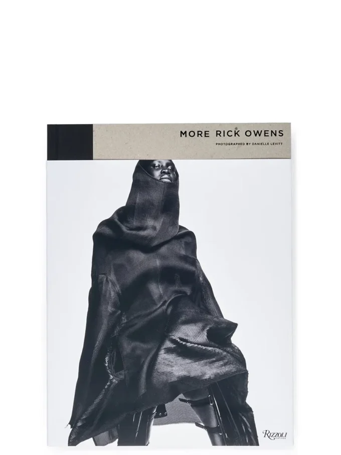 RICK OWENS – LIBROS BK02CLEVITT-100 RICK OWENS – LIBROS BK02CLEVITT-100